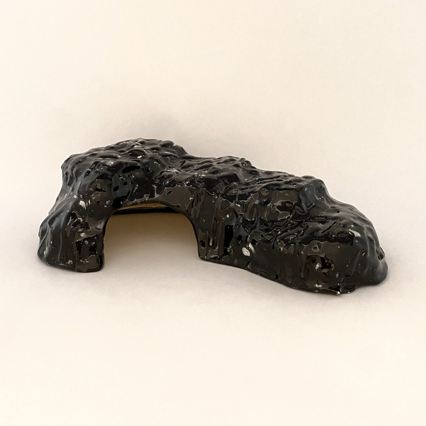 Medium Arched Rock Hide