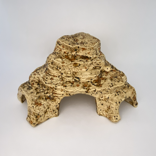 Multi-Entrance Corner Hide